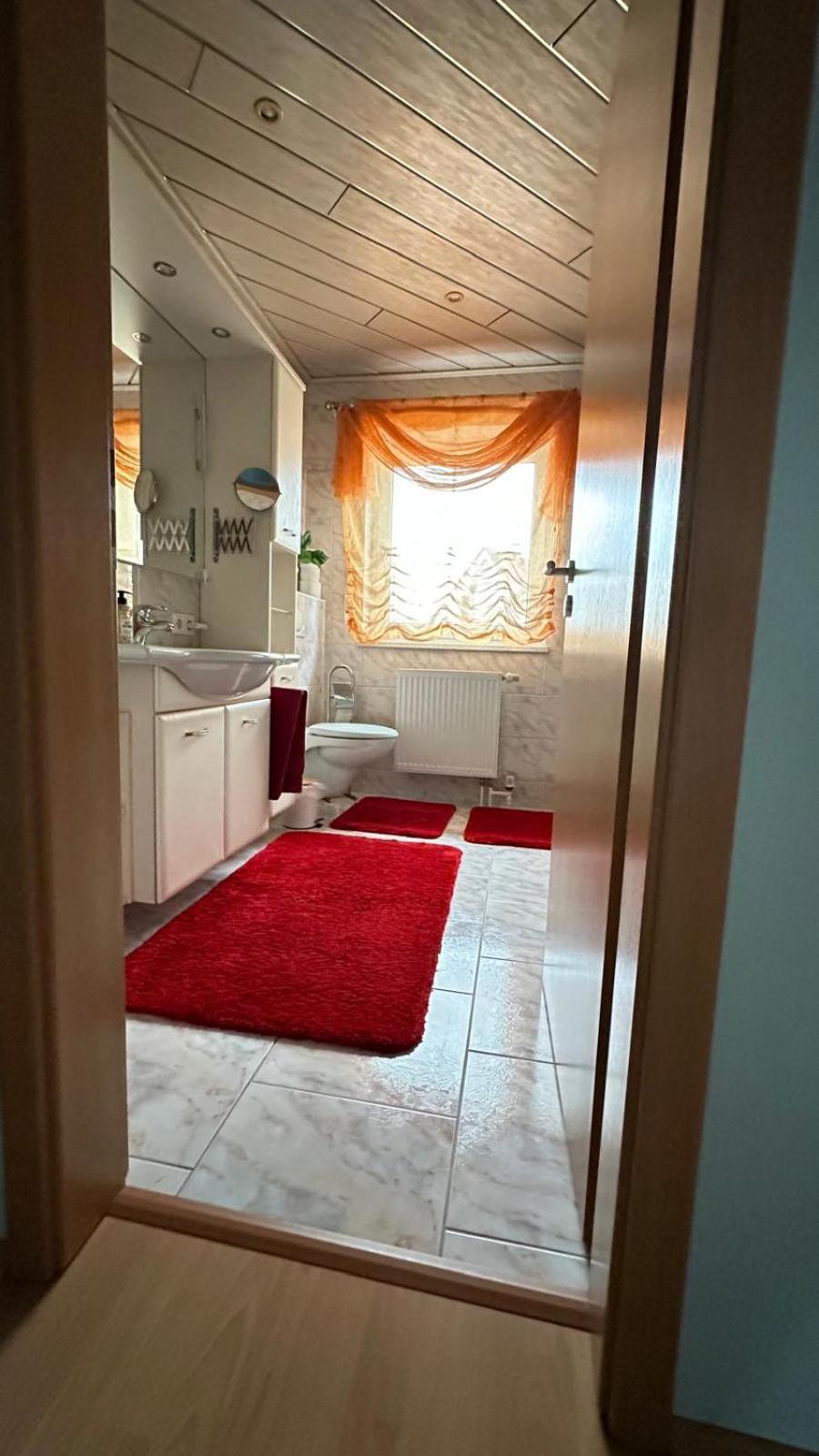 Attraktive 3 In Ruhiger Lage Apartment *