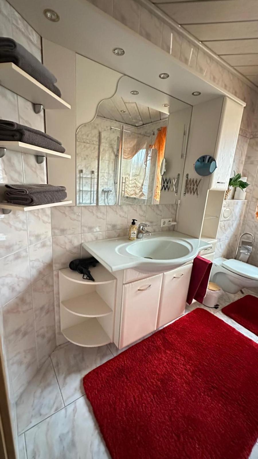 Apartment Attraktive 3 In Ruhiger Lage *