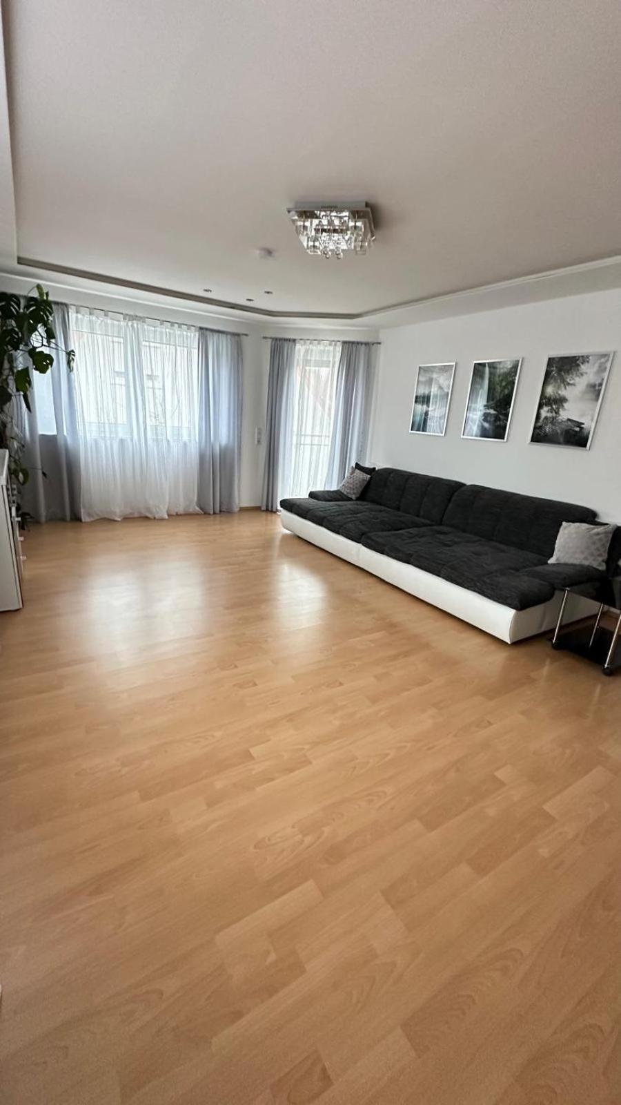 Attraktive 3 In Ruhiger Lage Apartment